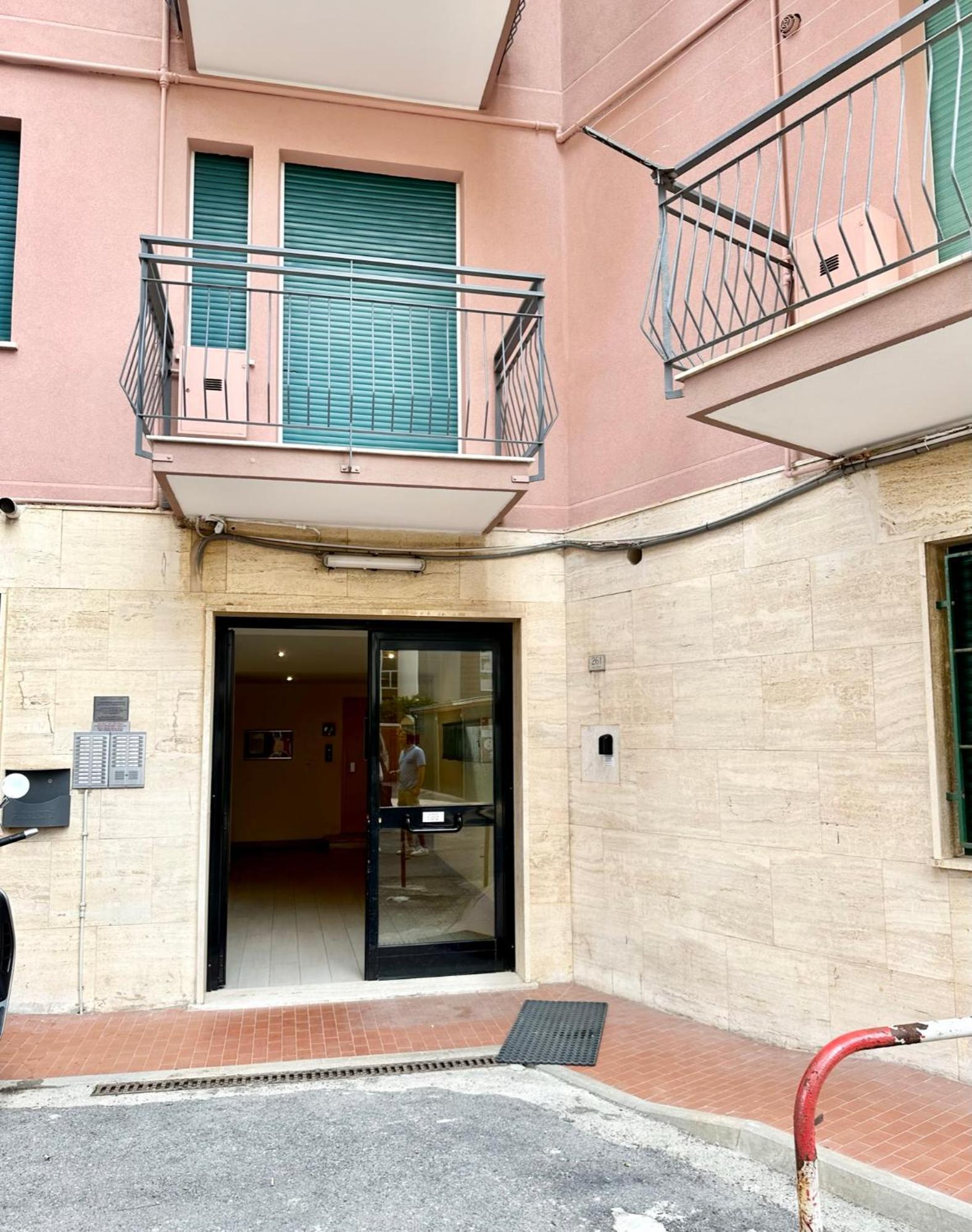 Ferienwohnung Hostdomus - Pietra Blu Pietra Ligure Exterior foto