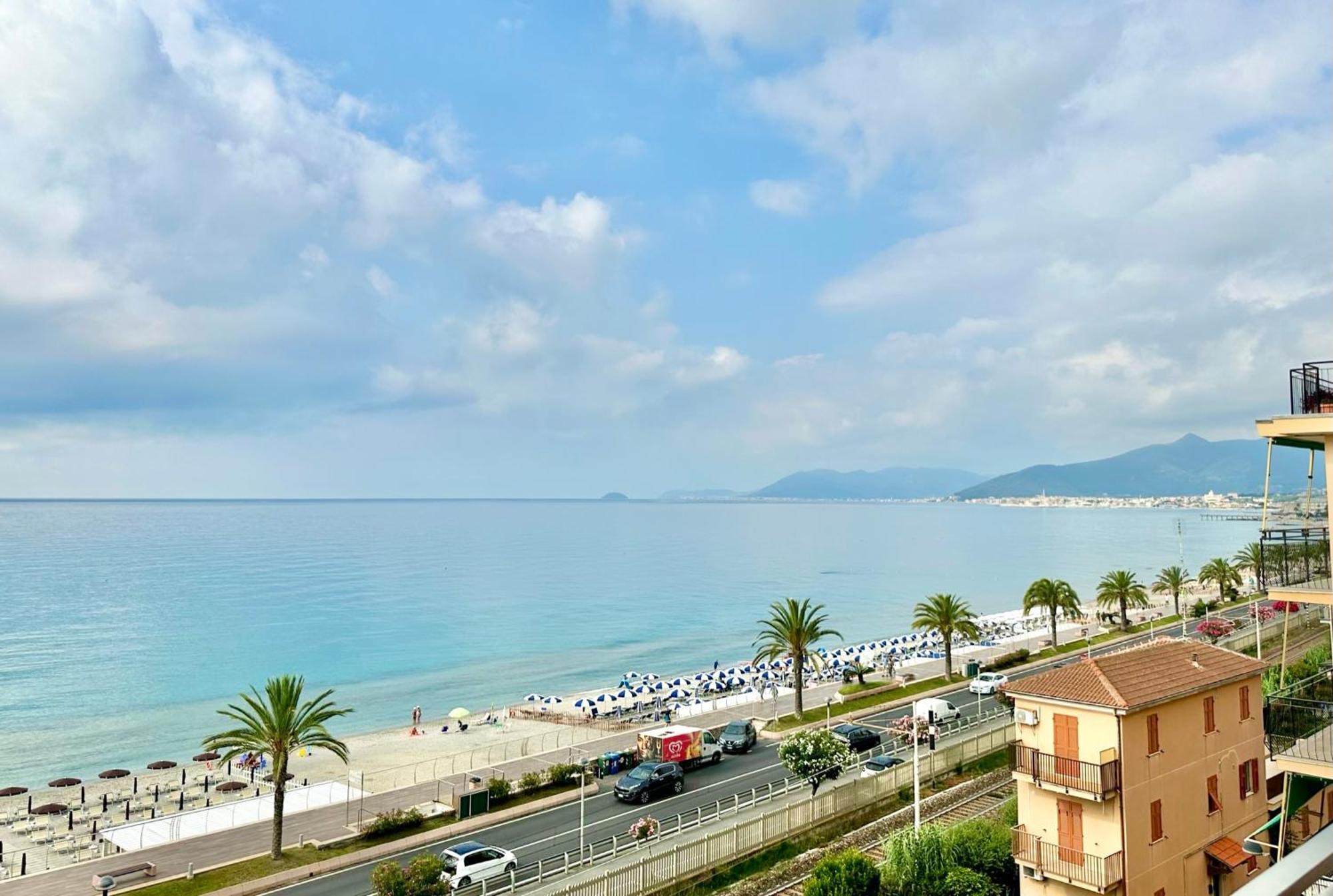 Ferienwohnung Hostdomus - Pietra Blu Pietra Ligure Exterior foto